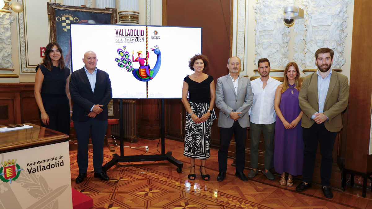 Imagen: Ayuntamiento de Valladolid. La corporación municipal en la presentación de la nueva programación de la Feria y Fiestas de la Virgen de San Lorenzo en Valladolid.