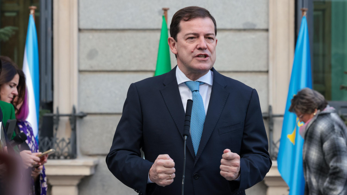 Imagen: Junta de Castilla y León. El presidente de la Junta, Alfonso Fernández Mañueco, defiende la Constitución en el acto por el 46 aniversario de la Carta Magna.