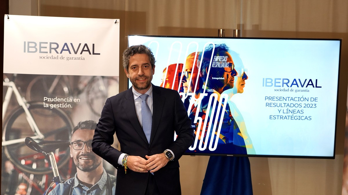 Imagen: ICAL. El presidente de IBERAVAL, Cesar Pontivianne, en la presentación de los resultados de la entidad a lo largo del pasado 2023.
