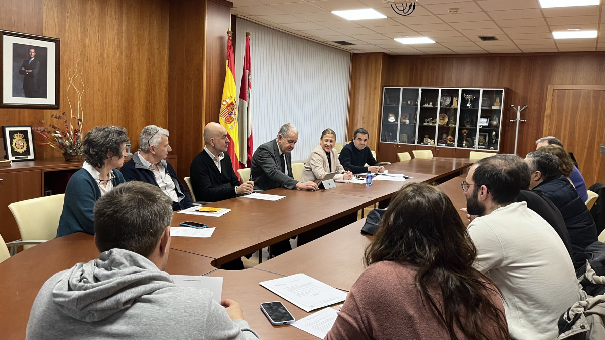 Imagen: El Consejo Provincial Agrario se ha reunido, bajo la presidencia de la delegada territorial, Yolanda de Gregorio, y con la asistencia de los representantes de las Organizaciones Profesionales Agrarias. 