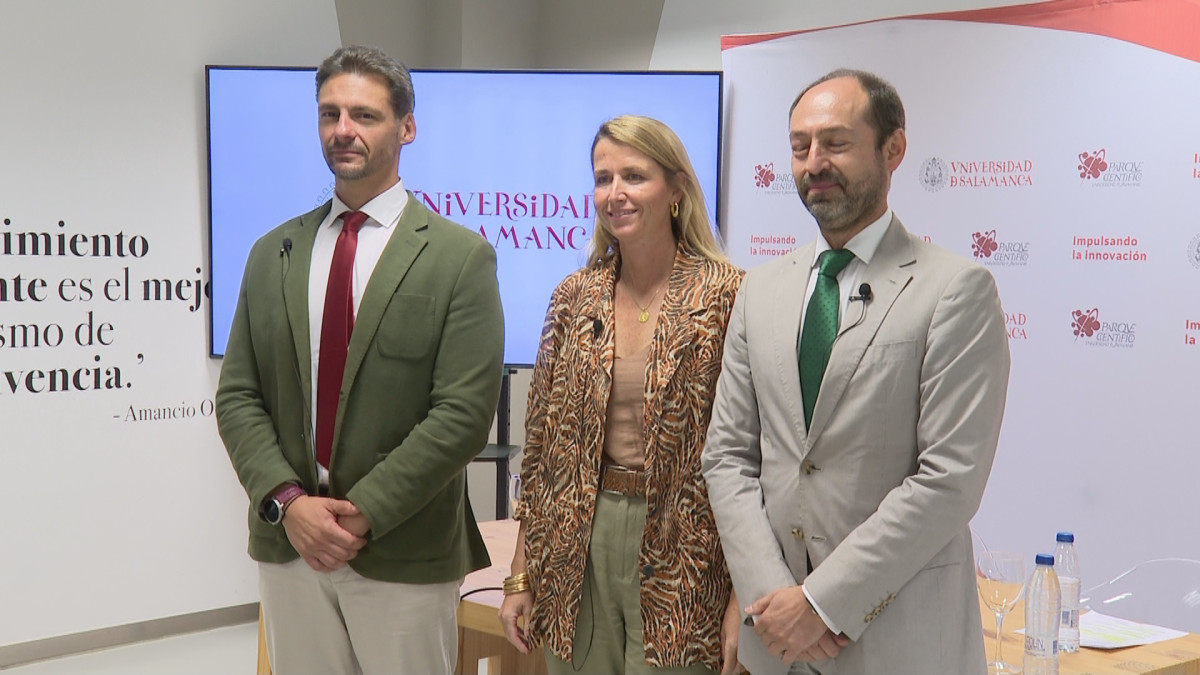 Imagen:  Jesús Blanco, Gerente Ecyl, Verónica Herrando, Directora General de Europ Assistance en España y Óscar Lorenzo, Delegado de innovación de la USAL,