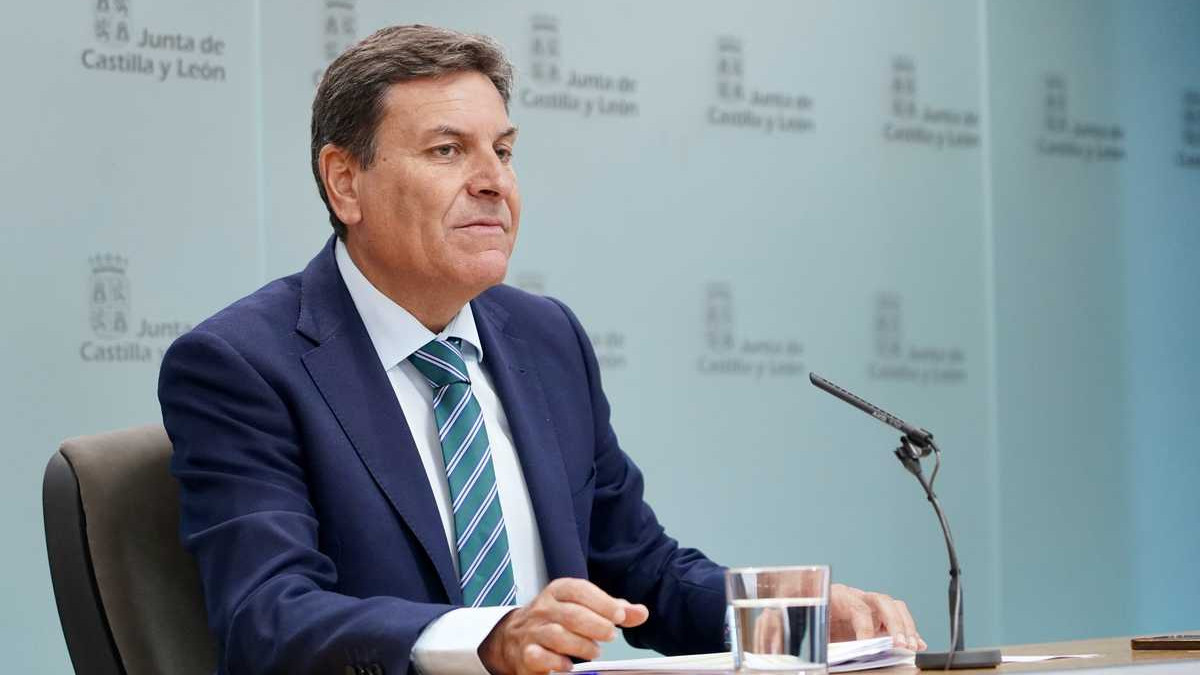 Imagen: ICAL. El portavoz de la Junta, Carlos Fernández Carriedo, responde a las amenazas de Óscar Puente