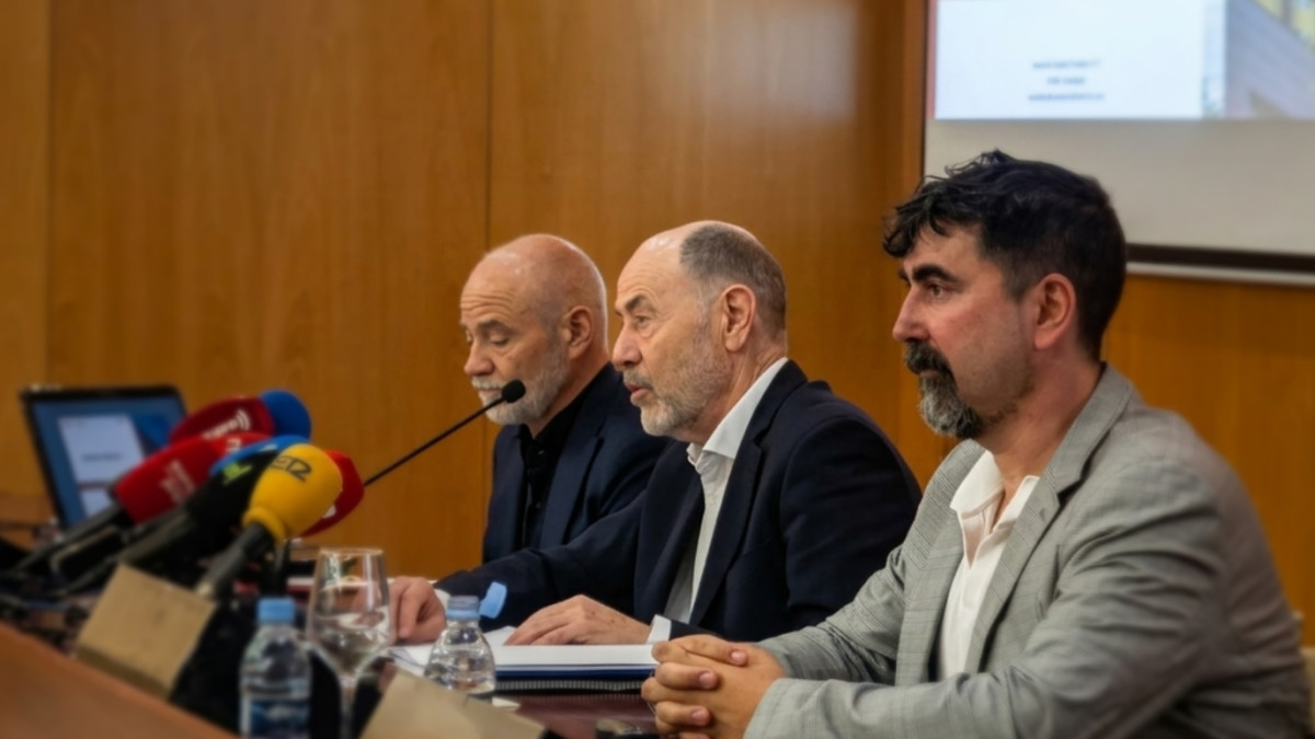 Imagen: esRadio CyL | Presentación del informe 'Estudio de Impacto Socioeconómico de ACOR S. Coop. 2021-2025' Izda. a Dcha.  Víctor Caramanzana,  Jesús Posadas y Noé Abejón
