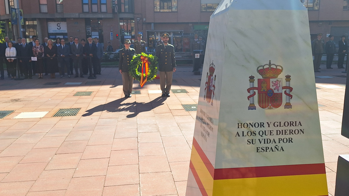 Imagen: La Subdelegación de Defensa en Soria celebra su día en la calle. 