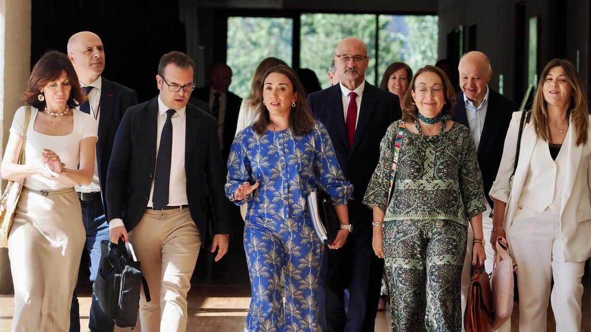 Imagen: ICAL | R. Valtero - La consejera de Movilidad y Transformación Digital, María González Corral, informa a las Cortes sobre el grado de cumplimiento de los objetivos de su departamento para la legislatura