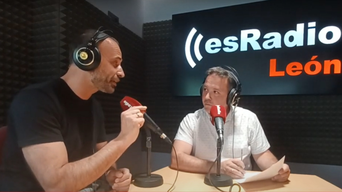 Imagen: Pedro Lechuga, Decano del Colegio profesional de Periodistas de CyL / Arturo Martínez, Director Es la Mañana de León