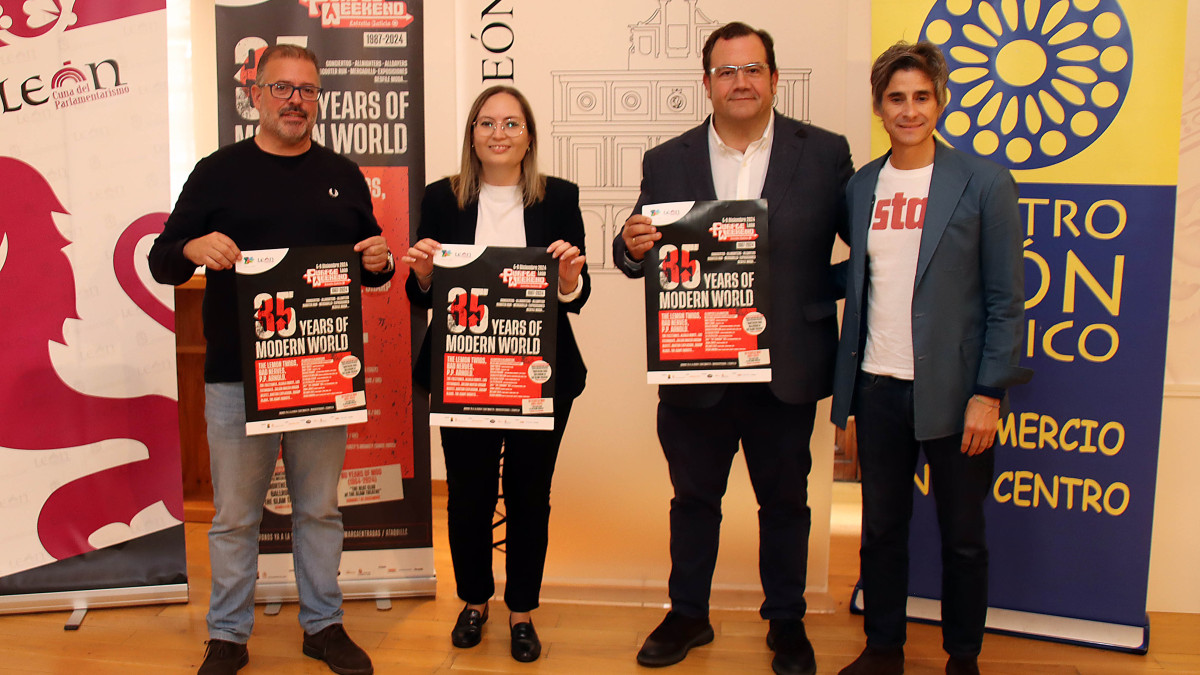 Imagen: El  director del Purple Weekend,  Miguel Ángel Borraz, el presidente de Centro León Gótico, Juan Dopico, y la concejala de Comercio, Consumo y Fiestas, Camino Orejas. / ICAL