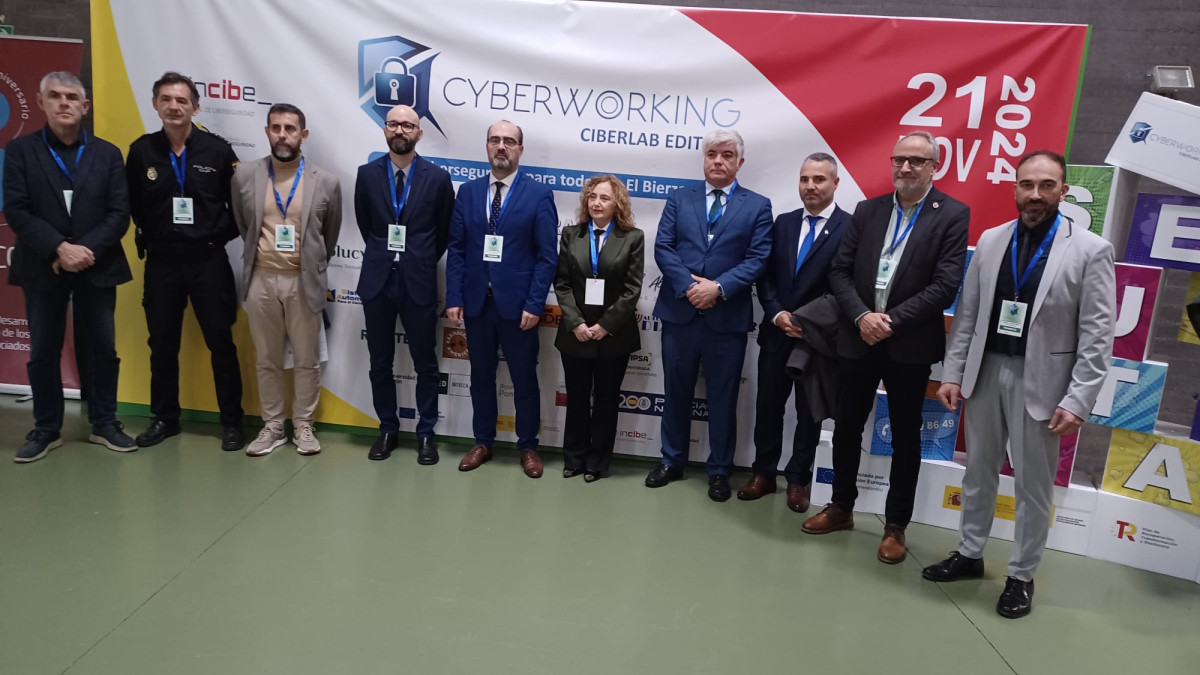 Imagen: Inauguracón del ciberworking