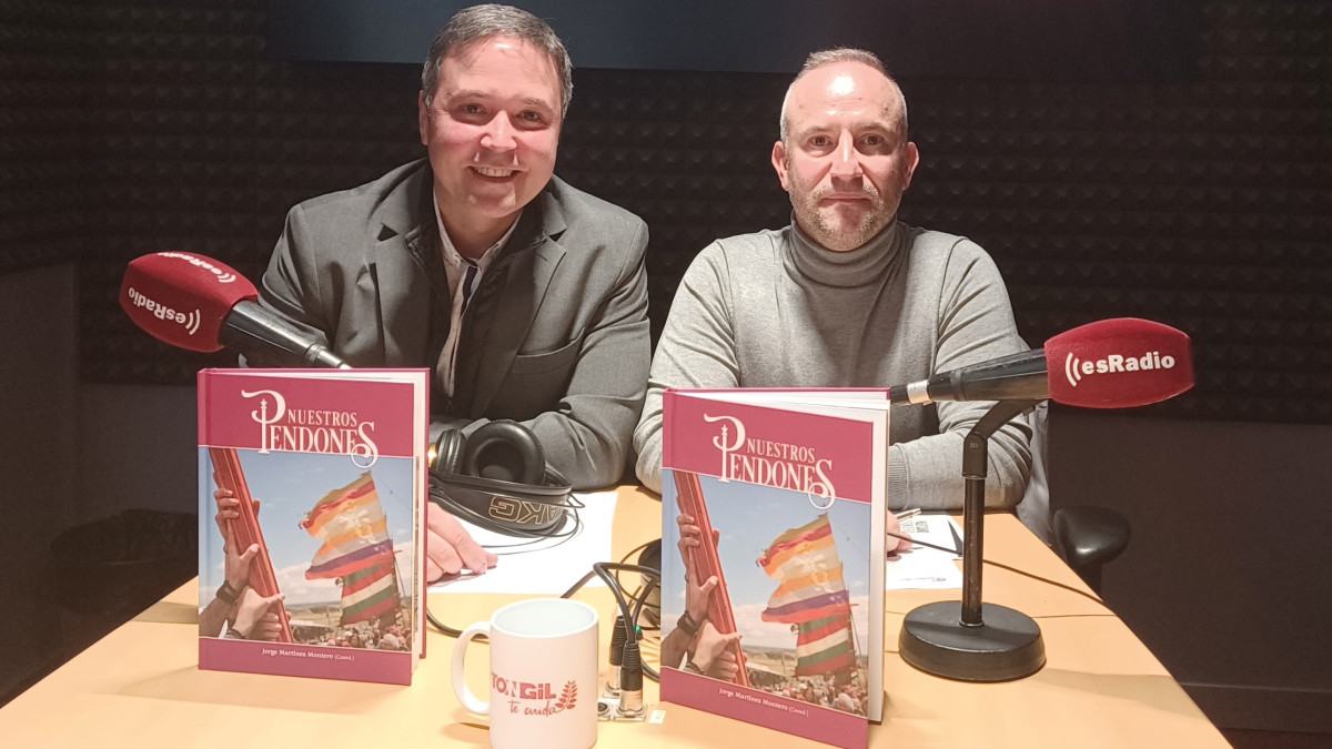 Imagen: Jorge Martínez M., coordinador de "Nuestros Pendones", durante la entrevista en 'Es la Mañana de León' con Arturo Martínez