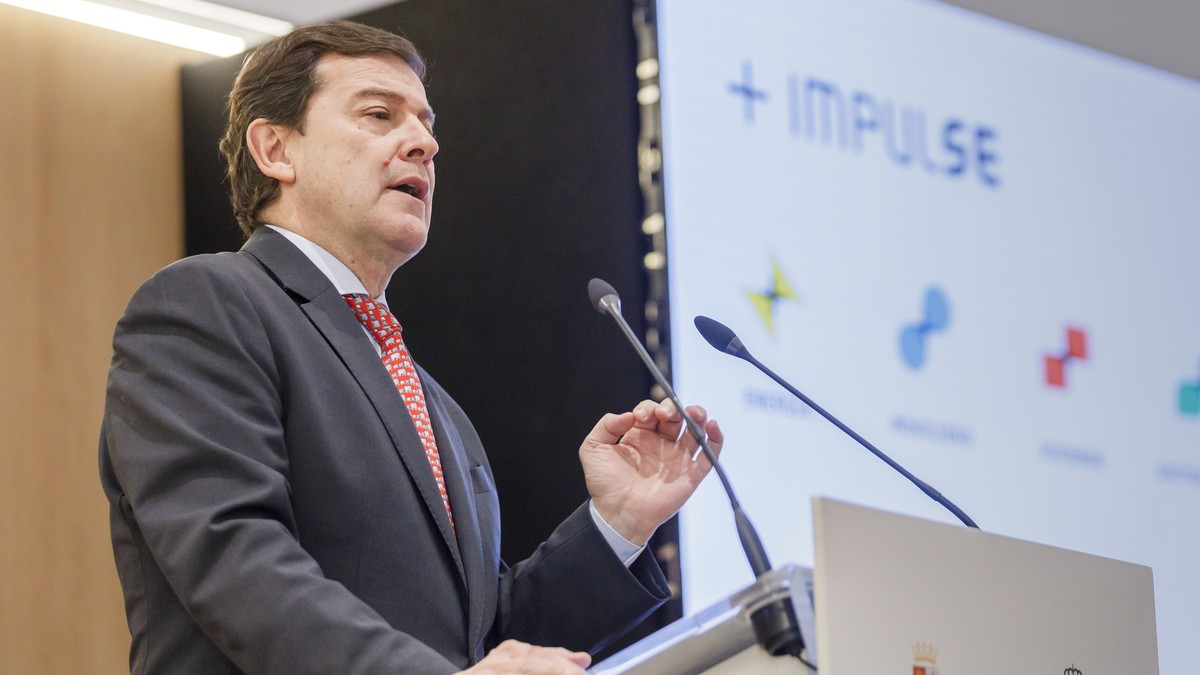 Imagen: ICAL | Nacho Valverde - El presidente de la Junta de Castilla y León, Alfonso Fernández Mañueco, presenta el Programa ImpulSE: Energía, Vivienda y Sostenibilidad
