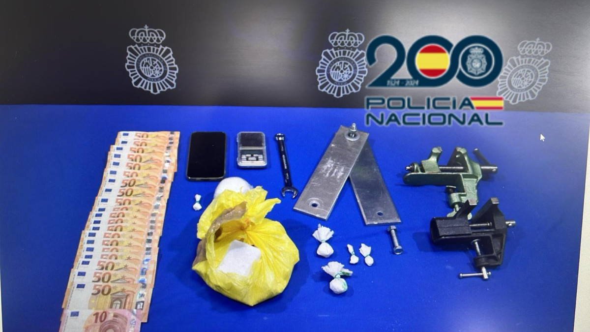 Imagen: Policia Nacional | Material incautado durante el registro de un domicilio en Valladolid en un operativo contra el tráfico de drogas
