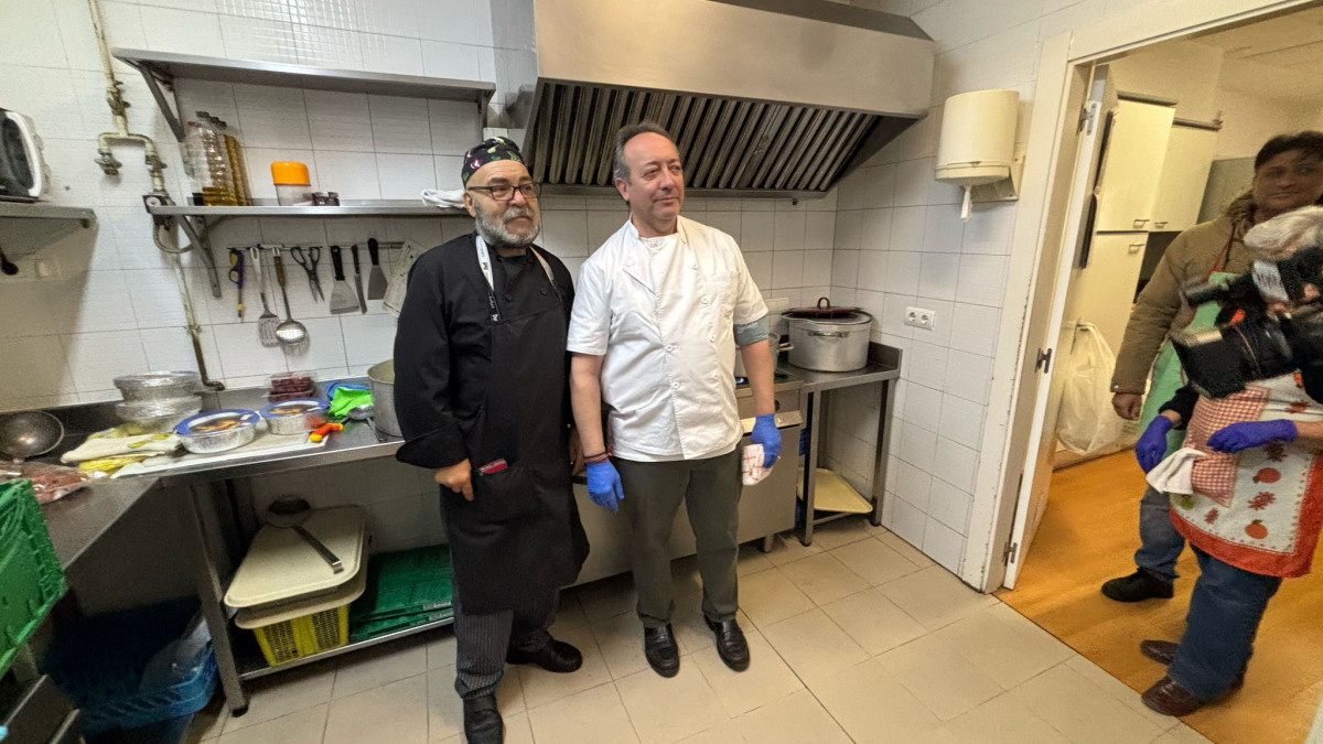 Imagen: Preparación de la botillada sollidaria