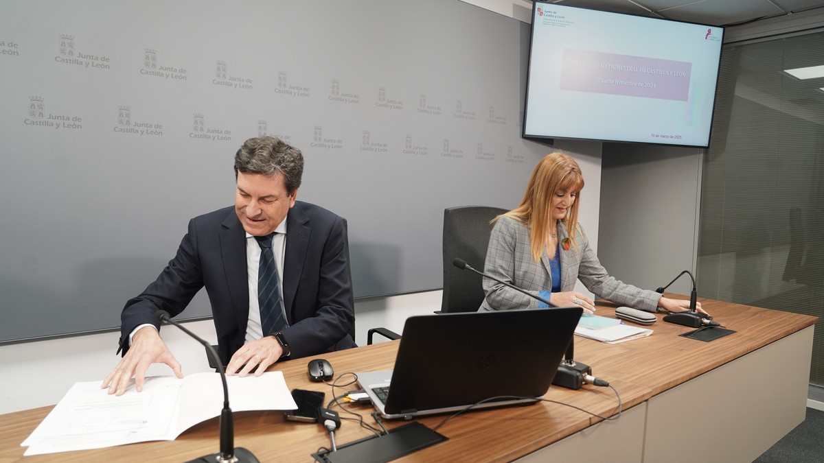 Imagen: ICAL | Rubén Cacho - El consejero de Economía y Hacienda y portavoz, Carlos Fernández Carriedo, presenta la contabilidad regional de Castilla y León correspondiente al cuarto trimestre de 2024 y al ejercicio completo