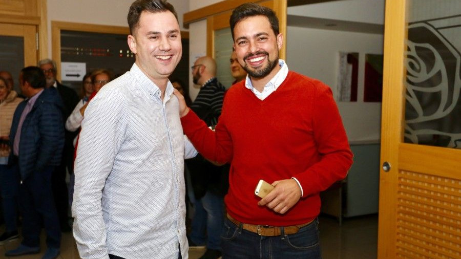 Imagen: Los candidatos a liderar el PSOE de León Cendón, a la izquierda, y Moreno, a la derecha/ Campillo
