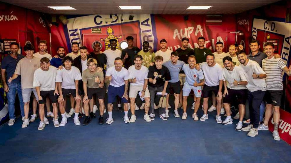 Imagen: Imagen de grupo del CD Numancia 2024/25. Foto: Mario Tejedor/Diario de Soria