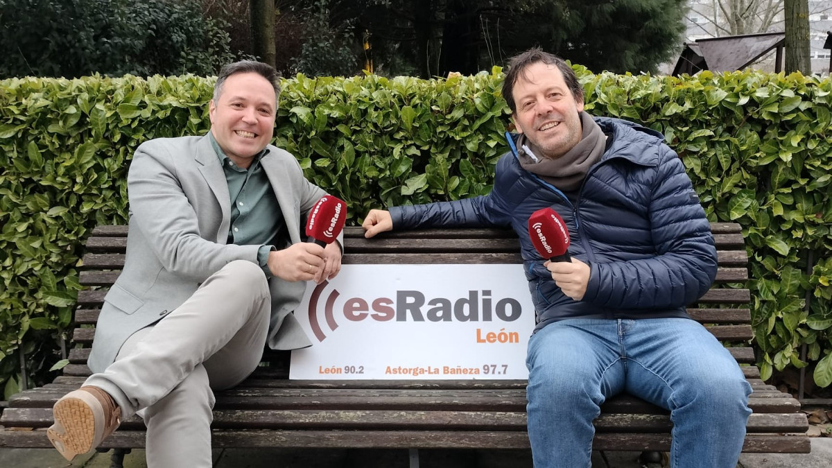 Imagen: Paco Fernández, Gerente de Iriego (Dcha.) junto con Arturo Martínez (Izda.) antes de la entrevista