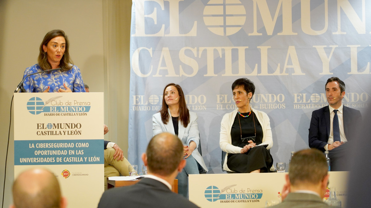 Imagen: ICAL | Leticia Pérez - La consejera de Movilidad y Transformación Digital, María González Corral, participa en el acto de clausura del foro 'La ciberseguridad como oportunidad en las universidades de Castilla y León', organizado por El Mundo de Castilla y León