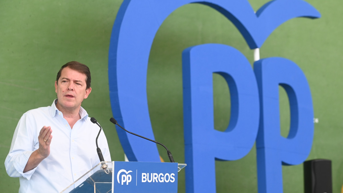 Imagen: ICAL |Ricardo Ordóñez. El presidente del Partido Popular de Castilla y León, Alfonso Fernández Mañueco, participa en la tradicional comida popular de inicio del curso político del PP de Burgos