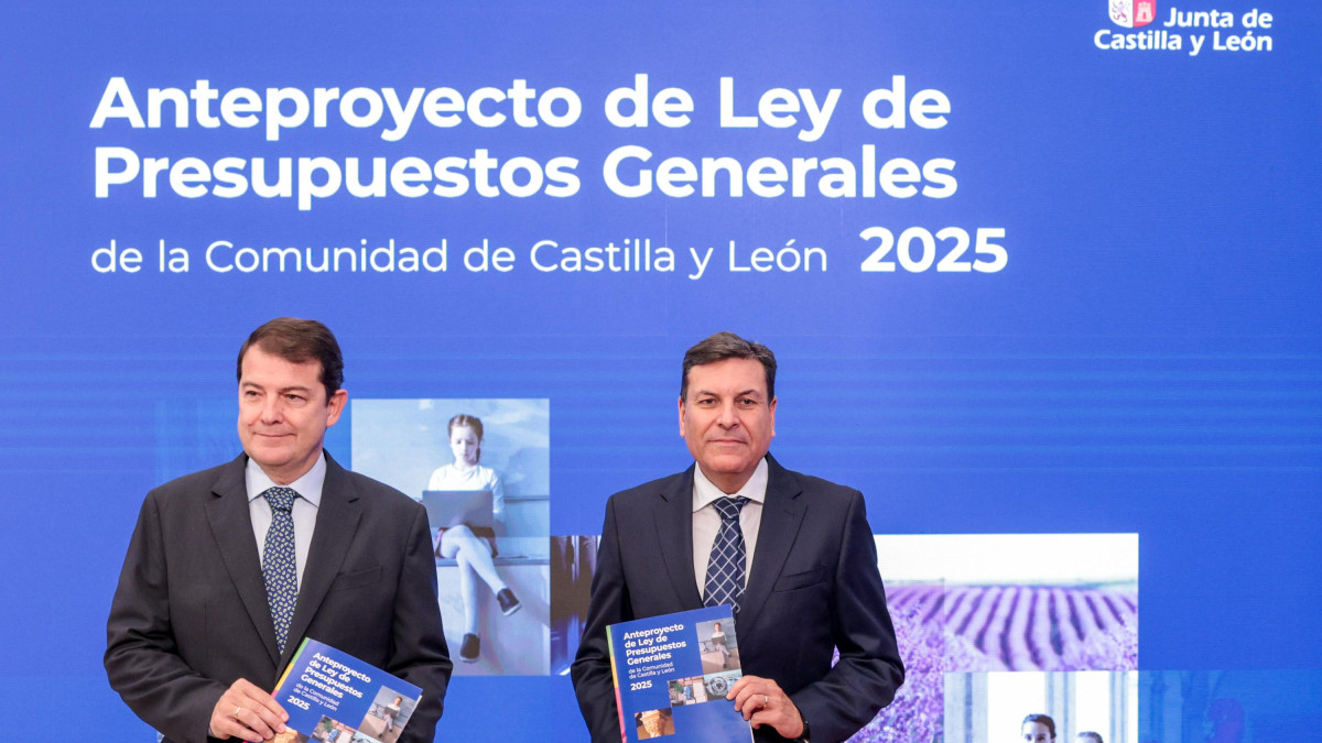 Imagen: JCyL | El presidente de la Junta de Castilla y León, Alfonso Fernández Mañueco, comparece en rueda de prensa para presentar el anteproyecto de Ley de Presupuestos Generales de la Comunidad de Castilla y León para el año 2025.