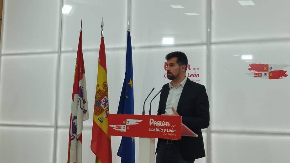 Imagen: EsRadio CYL. Luis Tudanca, secretario general del PSOE en Castilla y León, confirma su renuncia a seguir al frente del cargo.