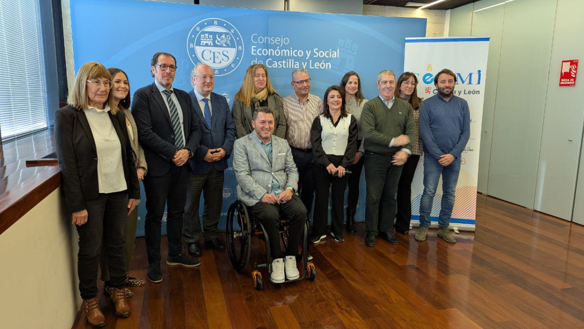 Imagen: esRadio CyL | El presidente del Consejo Económico y Social de Castilla y León, Enrique Cabero; el delegado de la ONCE en la Comunidad, Ismael Pérez; la secretaria general de la Fundación ONCE, Virginia Carcedo, y la directora de Inserta Empleo en Castilla y León, Begoña Grijalvo, presentan los objetivos en la Comunidad de los programas estatales FSE+ de ‘Empleo Juvenil’ y de ‘Inclusión Social, garantía infantil y lucha contra la pobreza’, que están desarrollando para incrementar la formación y el empleo de las personas con discapacidad con la co