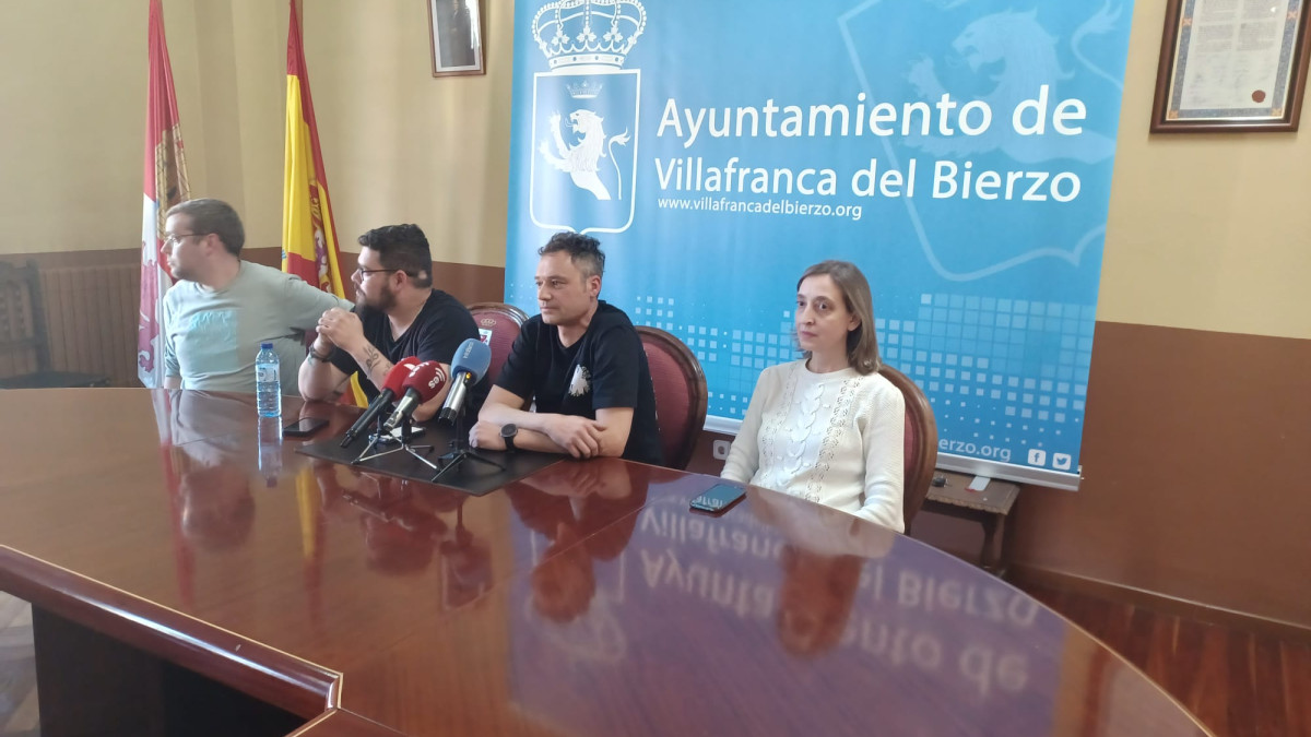 Imagen: Concejales de Villafranca de El Bierzo que dejan el equipo de Gobierno