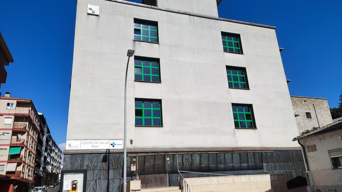 Imagen: Acceso al centro de salud María Auxiliadora en la ciudad de Béjar