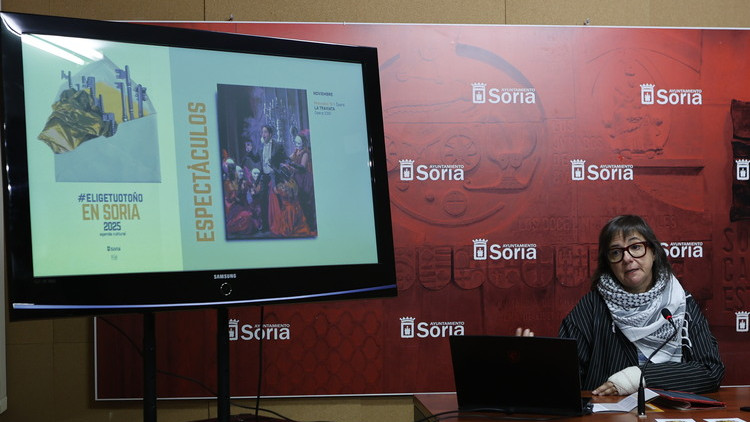 Imagen: Concha Ortega / ICAL . La concejala de Cultura, Gloria Gonzalo, presenta la campaña cultural de otoño e invierno.