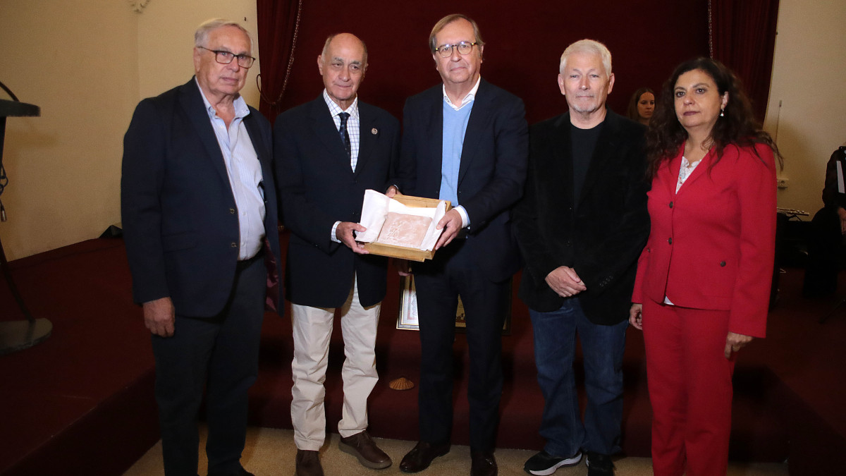 Imagen: ICAL / La Asociación de Amigos del Camino de Künig entrega el Premio Hermann Künig de la Hospitalidad a la organización que agrupa a los hospitaleros voluntarios
