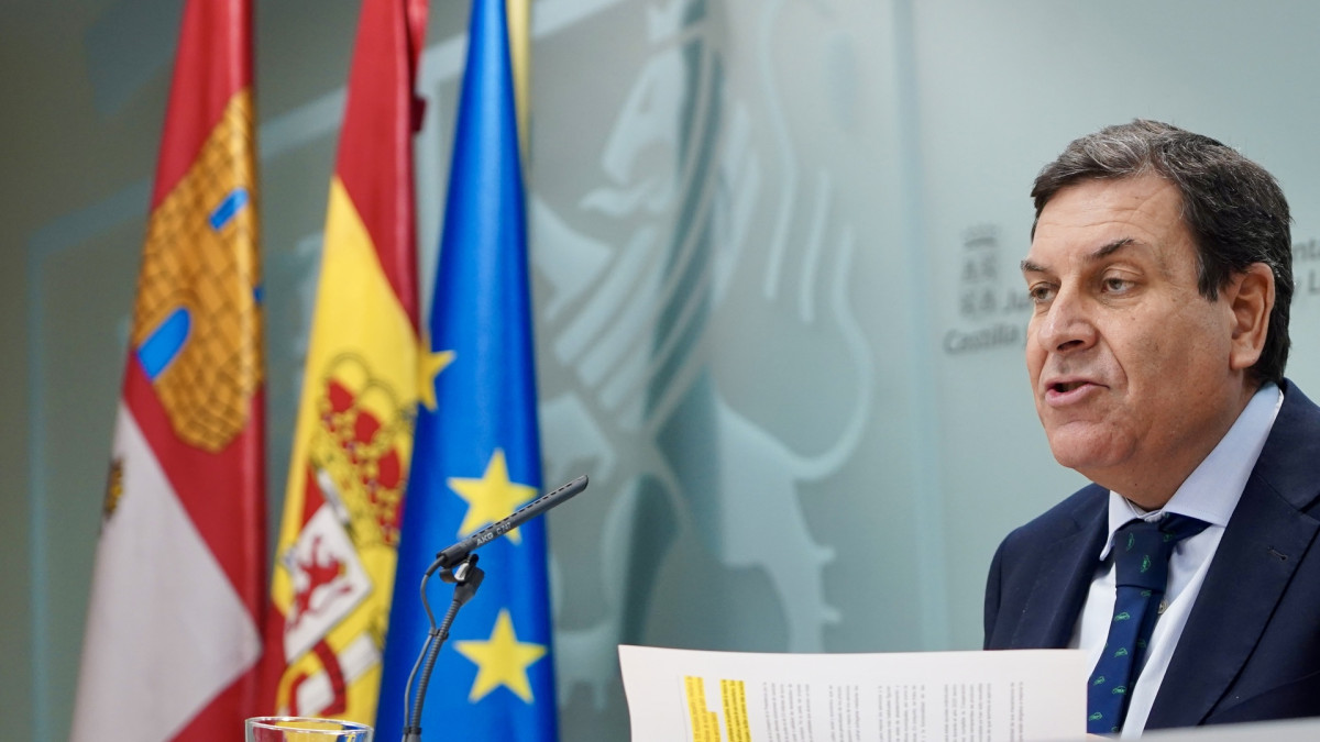 Imagen: ICAL. El portavoz de la Junta y consejero de Economía y Hacienda y portavoz, Carlos Fernández Carriedo 