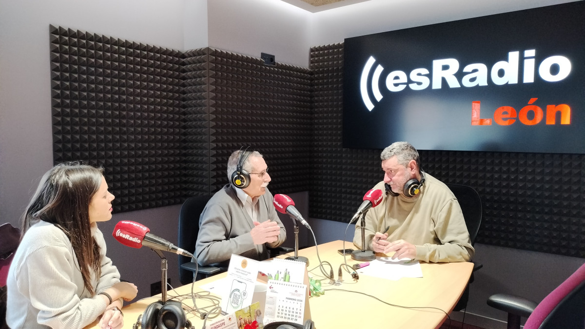 Imagen:  Estanislao de Luis Calabuig y Lidia Puente, durante la entrevista en el programa Manos Arriba 