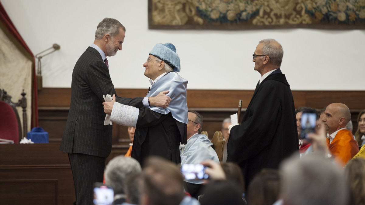 Imagen: Nombramiento como Doctor Honoris causa por la USAL al presidente de la República Italiana Sergio Mattarella. Jesús Formigo / ICAL.