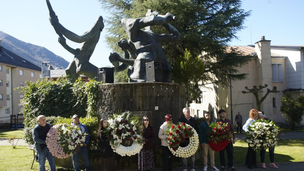 Imagen: Homenaje a los mineros fallecidos en Cerredo. Foto César Álvarez | Diario de León