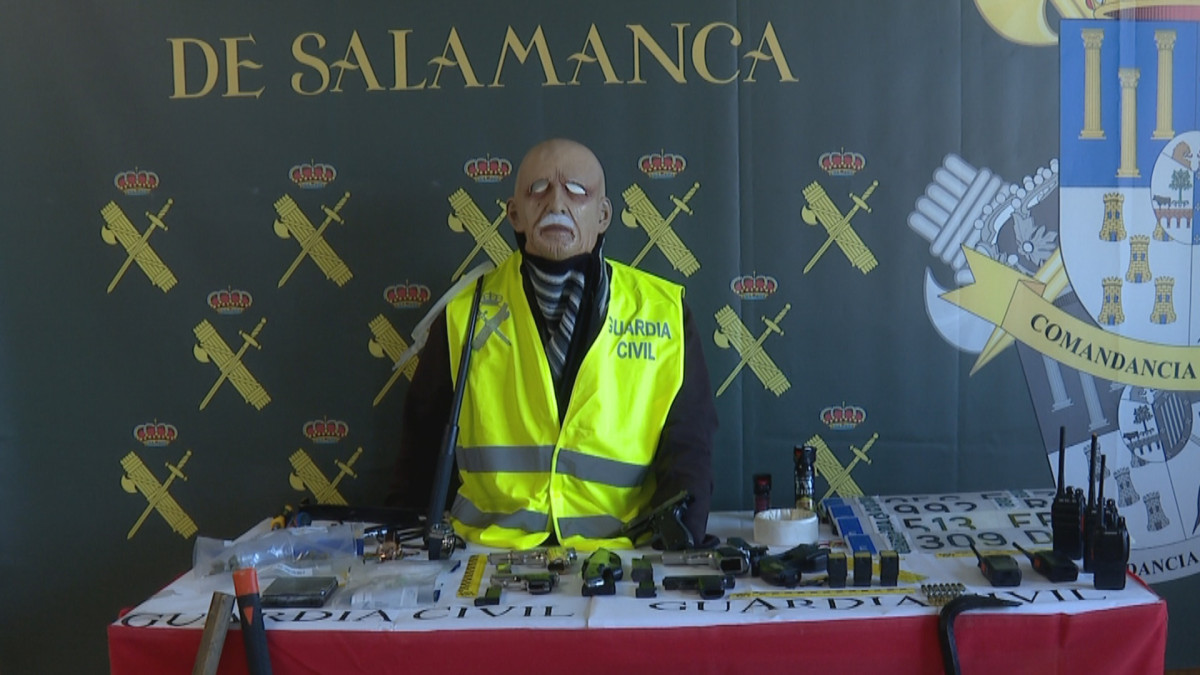 Imagen: Los efectos incautados durante la operación "Vulneres".