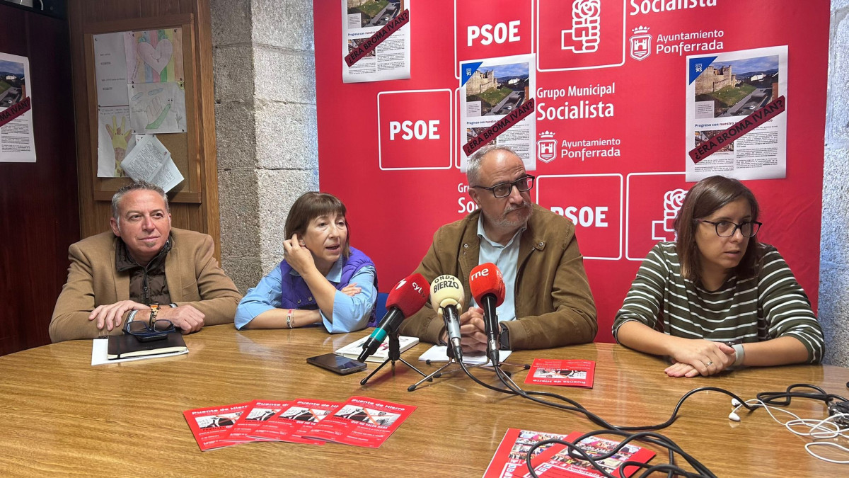 Imagen: Presentación del cuarto número de la revista