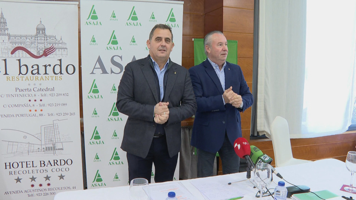 Imagen: Juan Luis Delgado, Presidente de ASAJA Salamanca y Donaciano Dujo, Presidente de ASAJA Castilla y León.