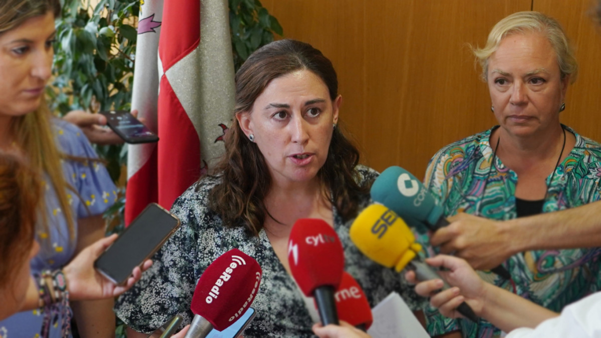 Imagen: Miriam Chacón | ICAL. Imagen de Archivo, Sonia Tamames en un acto oficial, con gesto serio, antes de su dimisión como directora de Salud Pública.