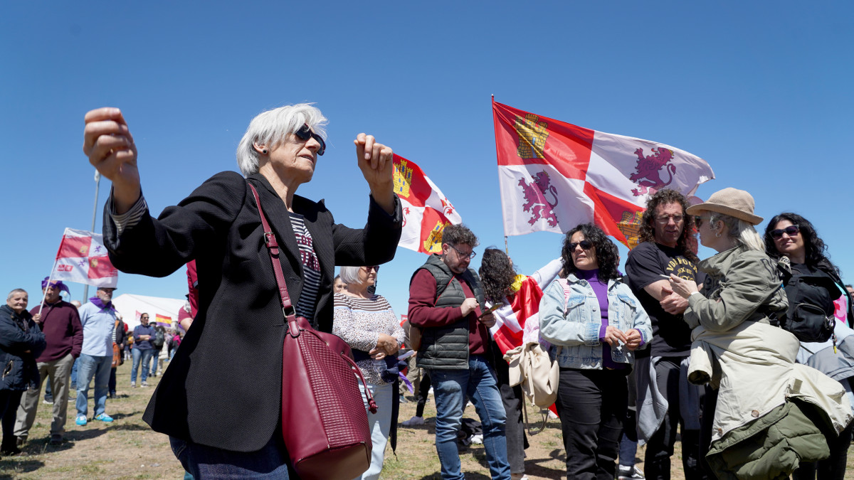 Imagen: ICAL. Celebración popular del Día de Castilla y León en la localidad vallisoletana de Villalar de los Comuneros.
