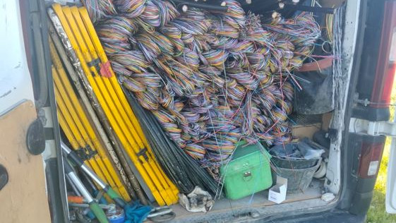 Imagen: Guardia Civil. Detienen a cinco personas por robar 4.500 metros de cable de cobre en Valladolid.