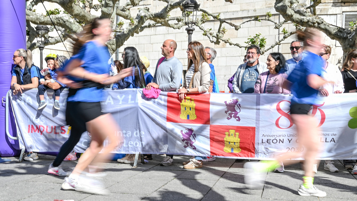 Imagen: Carrera por el Día de Castilla y León celebrada en Burgos | Ricardo Ordóñez
