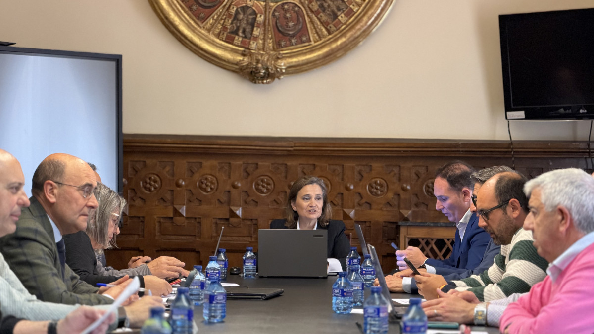 Imagen: La Comisión de Turismo de la Diputación, presidida por la responsable del área, Elia Jiménez, ha fallado el Premio Provincial de Turismo 2026. 