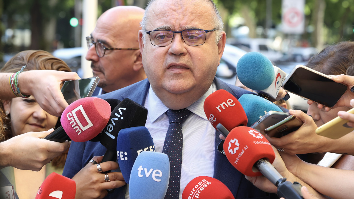 Imagen: ICAL | Juan Lázaro - El consejero de Sanidad, Alejandro Vázquez, asiste a la reunión del Consejo Interterritorial del Sistema Nacional de Salud