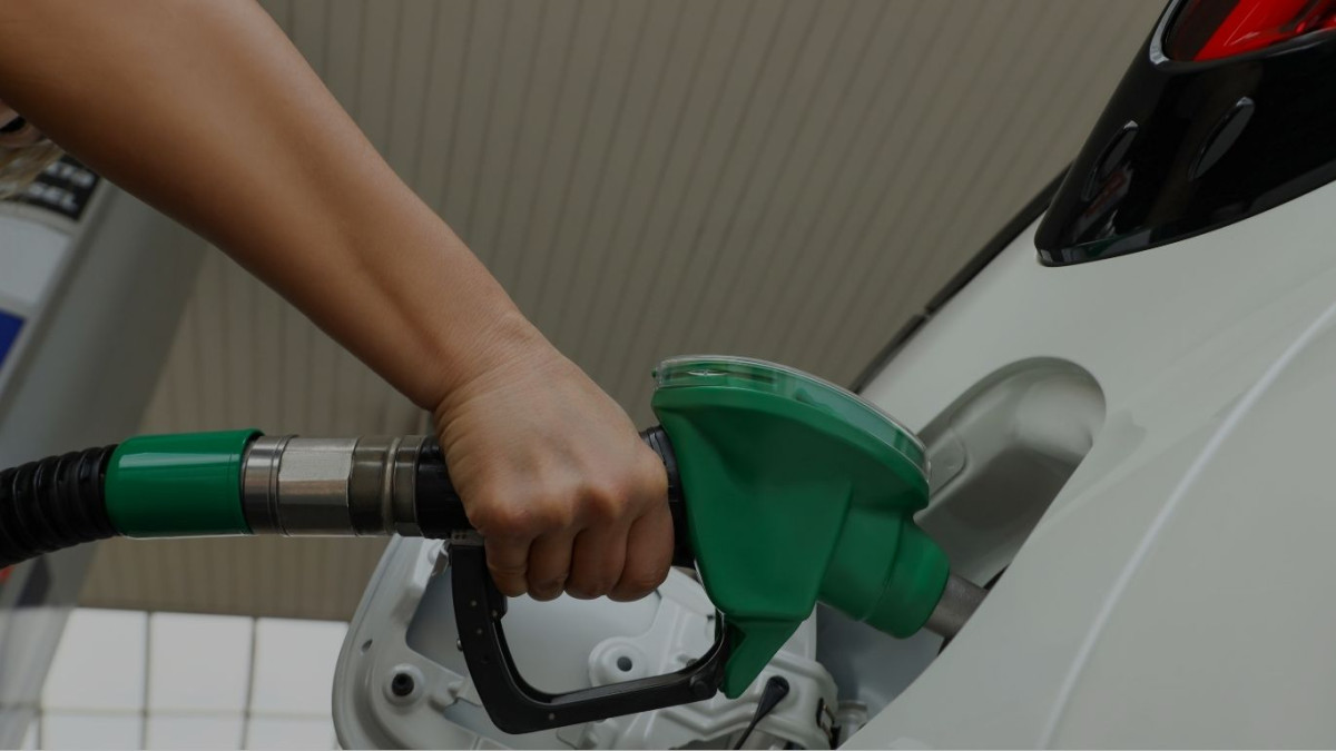 Imagen: esRadio Castilla y León. El precio del gasóleo se dispara en pleno mes de agosto y el Gobierno confirma una rebaja fiscal de 20 céntimos a partir de septiembre.
