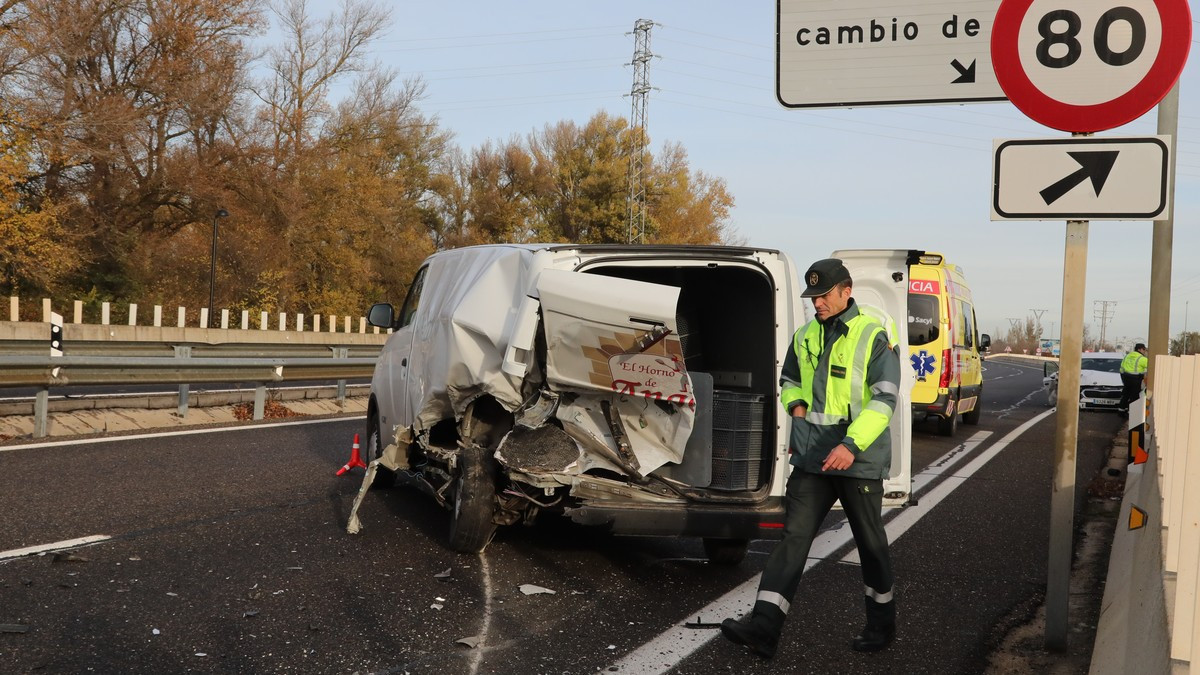 Imagen: Brágimo / ICAL . Foto de Archivo de un accidente sin heridos en Palencia a principios de 2024.