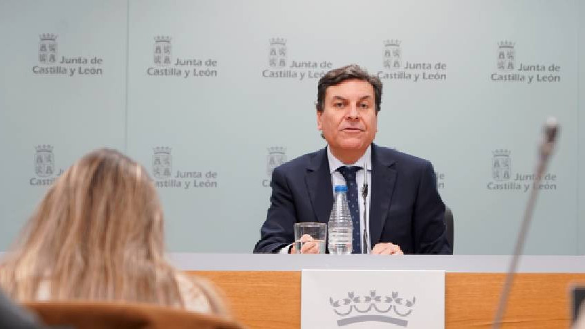 Imagen: Miriam Chacón ICAL |El consejero de Economía y Hacienda y portavoz de la Junta, Carlos Fernández Carriedo, comparece en rueda de prensa posterior al Consejo de Gobierno.