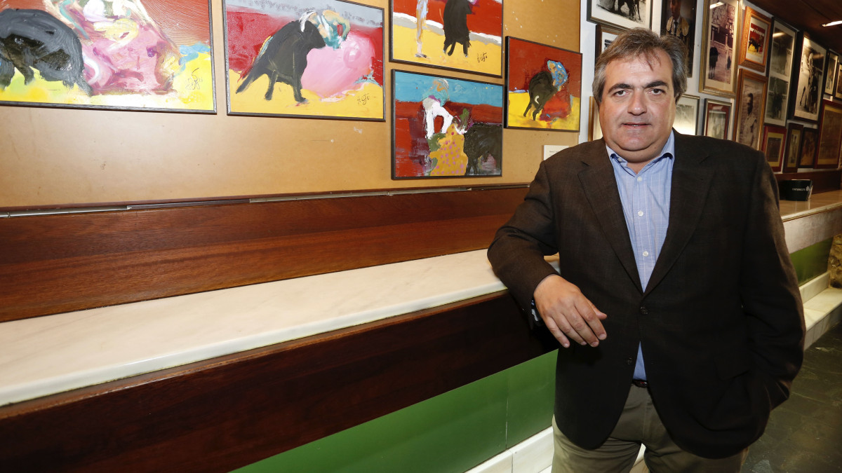 Imagen: Presentación de la obra de Manuel C. Cachafeiro en el Camarote Madrid de León / Campillo