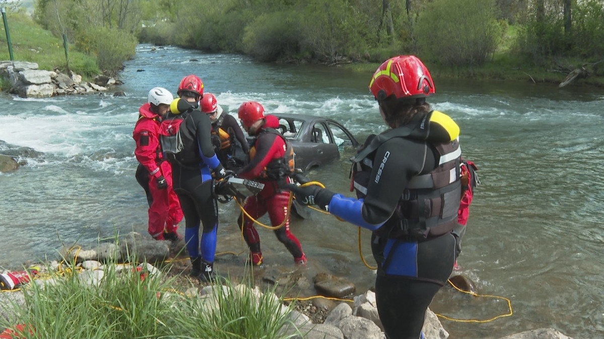 Imagen:  Ejercicio de rescate y salvamento en ríos, riadas e inundaciones en Sabero