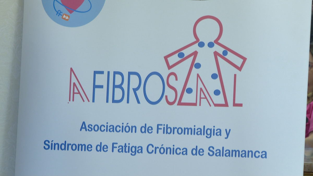 Imagen: Salamanca conmemora el Día Internacional de la Fibromialgia y la fatiga crónica.