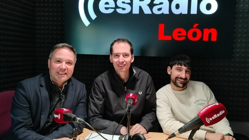 Imagen: Fran del Río, Director del FID (centro), Santi Fdez. (Dcha.), Arturo Martínez (Izda.)