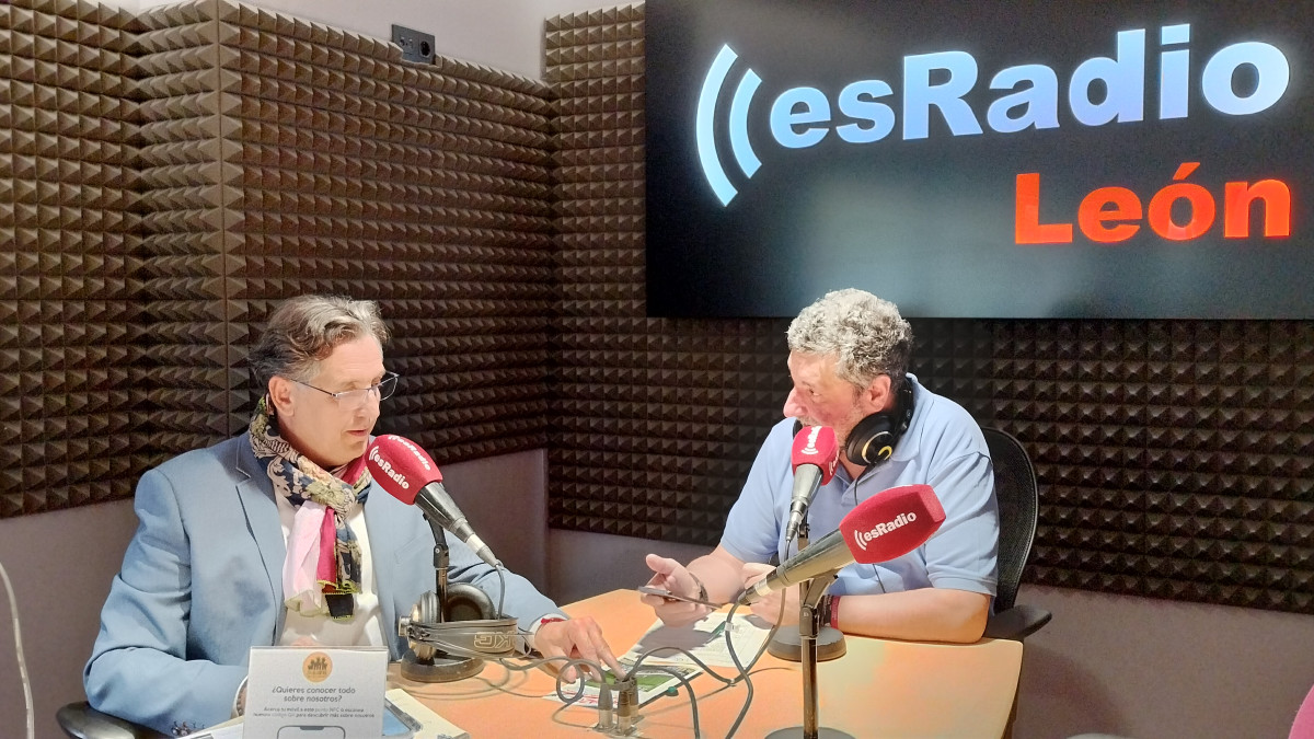 Imagen: Fernando de Jorge de Seguros Fersec León durante la entrevista en el programa Manos Arriba
